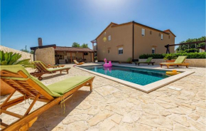 Lovely Home In Galovac